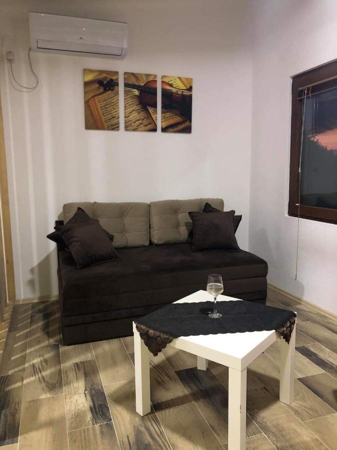 Karali Apartments Lagadin Exterior photo