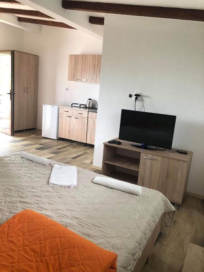 Karali Apartments Lagadin Exterior photo